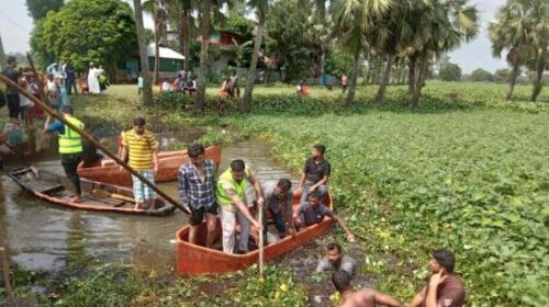 চৌদ্দগ্রামে স্বেচ্ছাশ্রমে ডাকাতিয়া নদীর কুচুরিপানা পরিস্কার